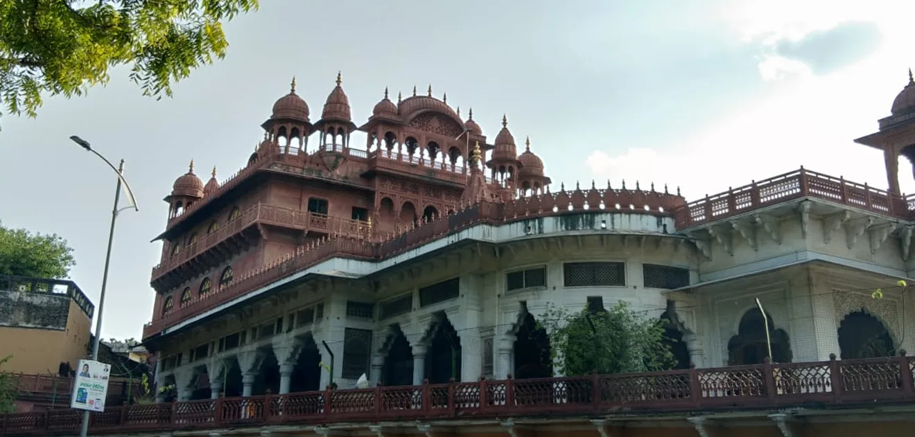  Soniji Ki Nasiyan (Red Temple)