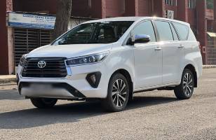 Innova Crysta Car Image