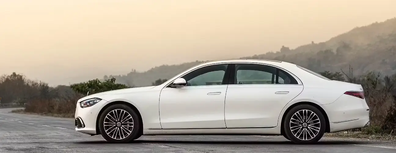 Luxury Mercedes S-Class rental with chauffeur in Jaipur